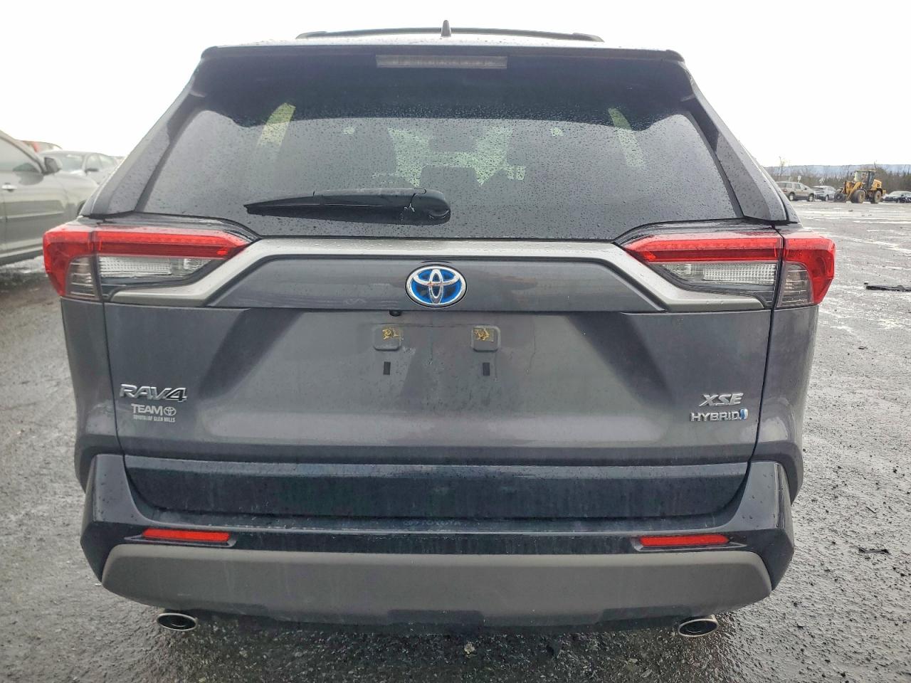 2021 TOYOTA RAV4 XSE photo 6
