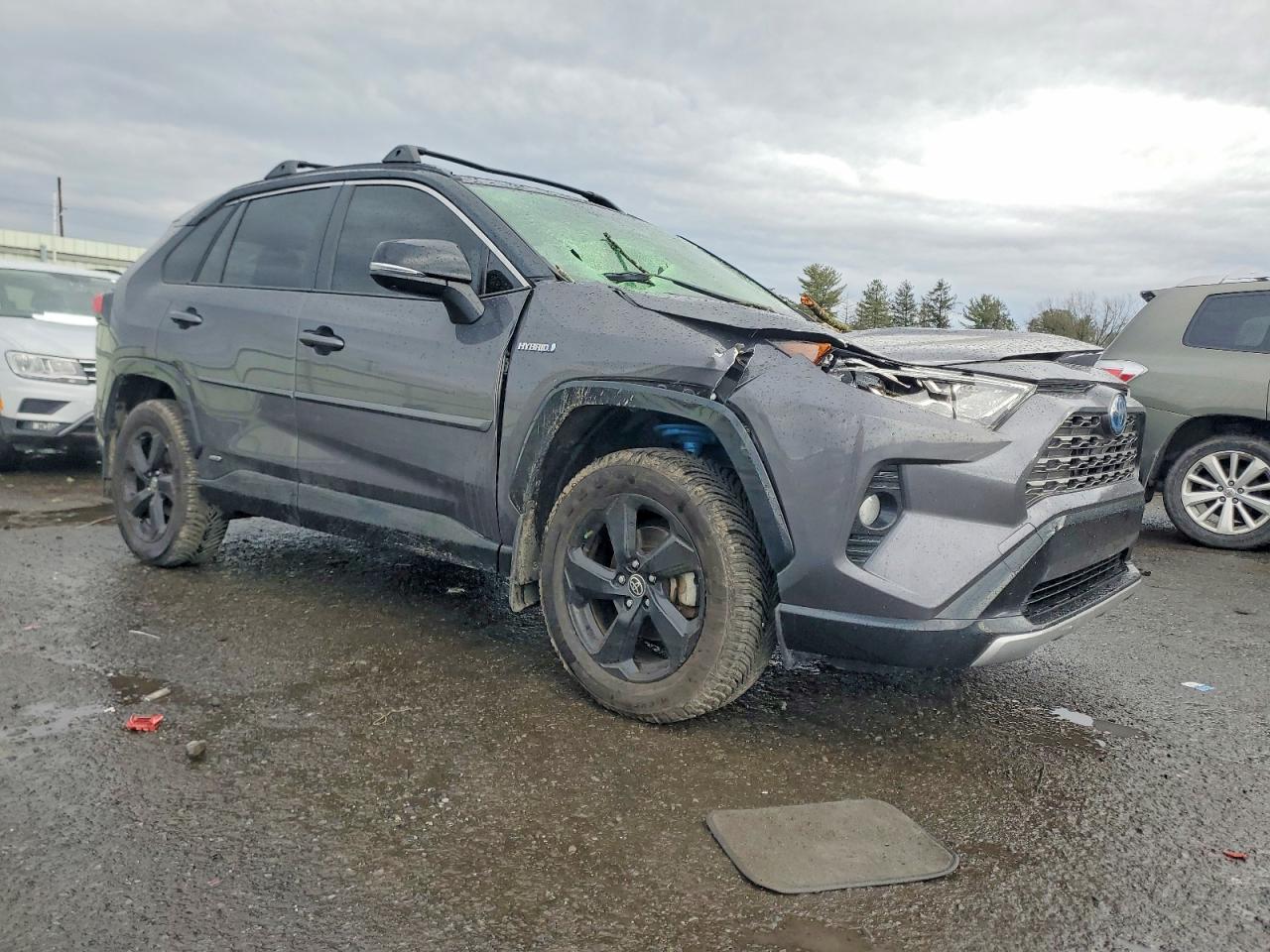 2021 TOYOTA RAV4 XSE photo 4