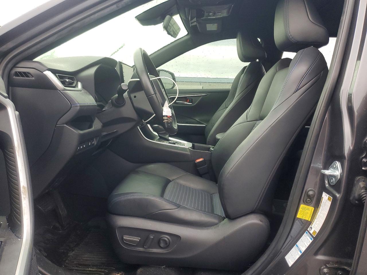 2021 TOYOTA RAV4 XSE photo 7