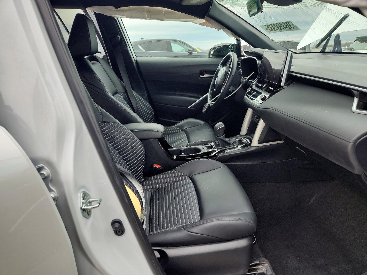 2024 TOYOTA COROLLA CROSS SE photo 7