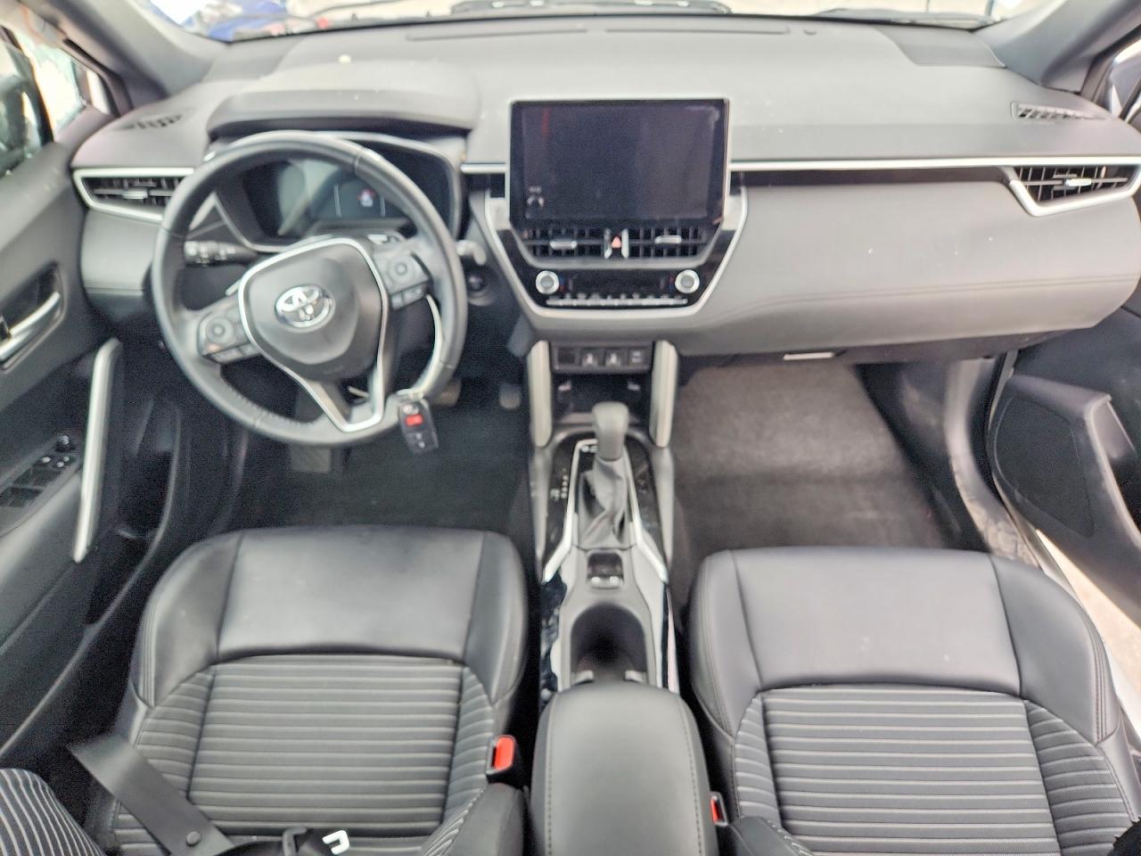 2024 TOYOTA COROLLA CROSS SE photo 8