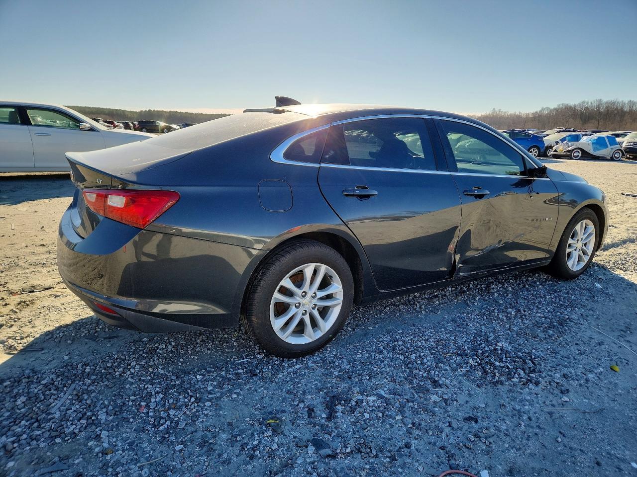 2017 CHEVROLET MALIBU LT photo 5