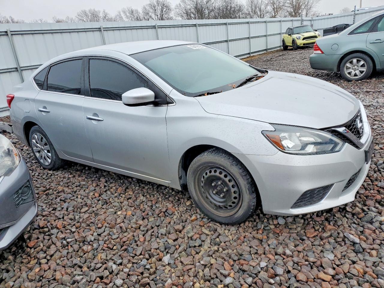 2019 NISSAN SENTRA S photo 4
