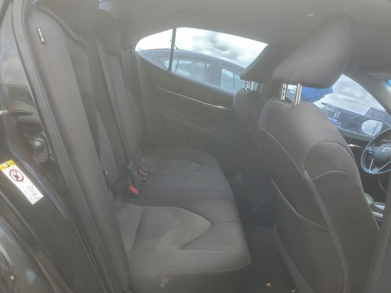 2019 TOYOTA CAMRY L photo 10