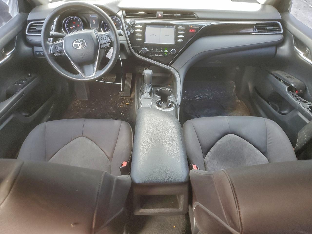 2019 TOYOTA CAMRY L photo 8
