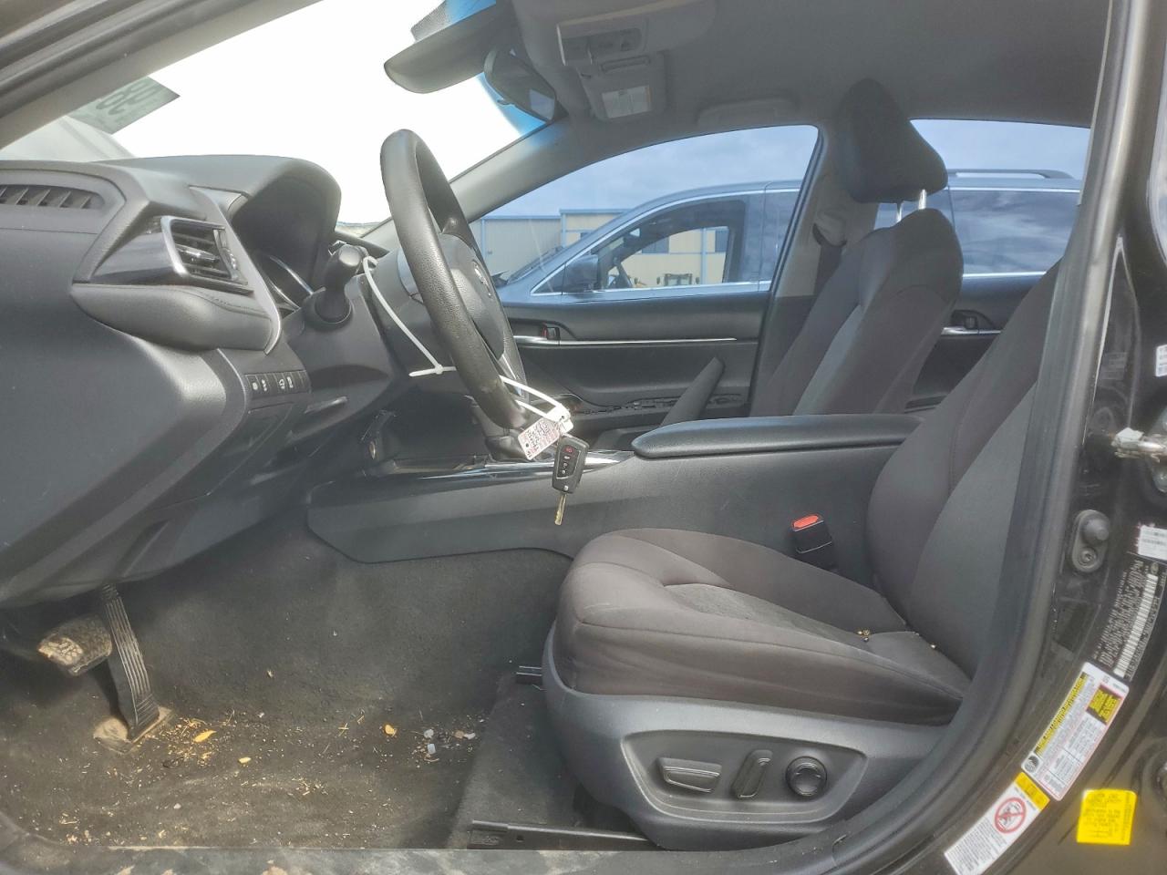 2019 TOYOTA CAMRY L photo 7