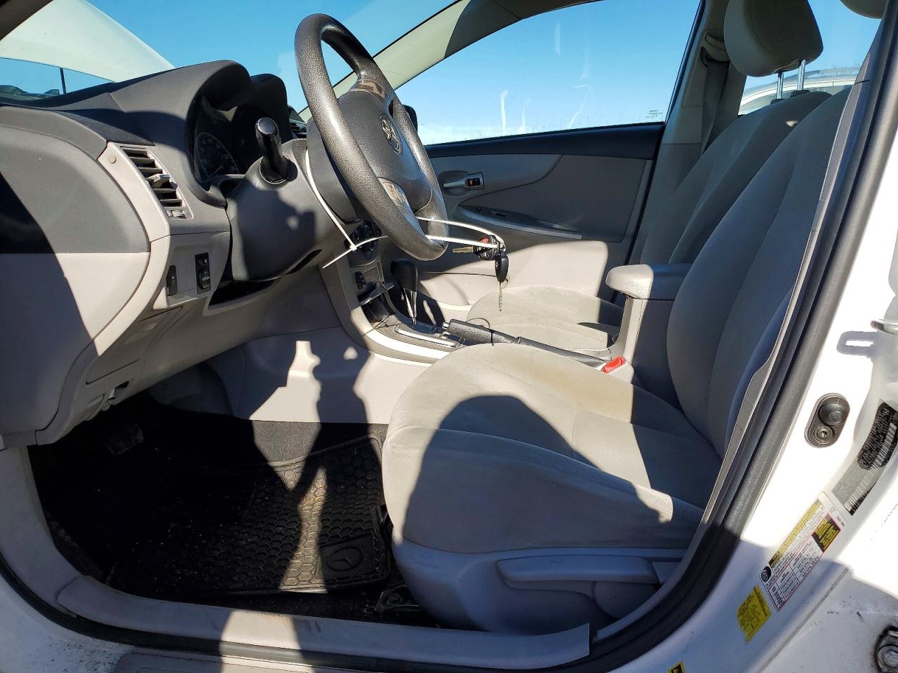 2012 TOYOTA COROLLA BASE photo 19