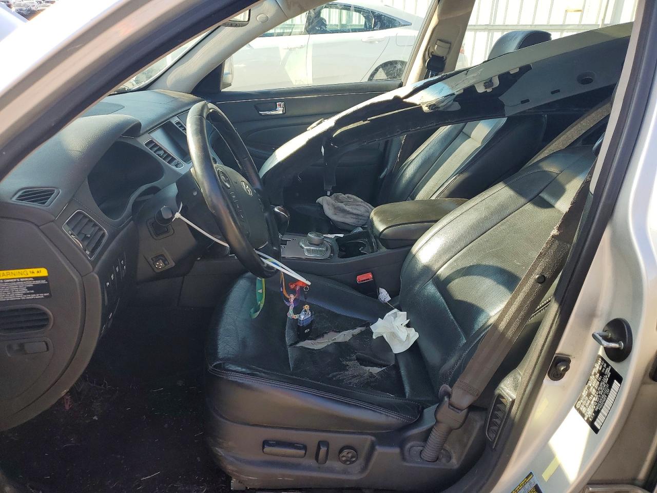 2011 HYUNDAI GENESIS 3.8L photo 7