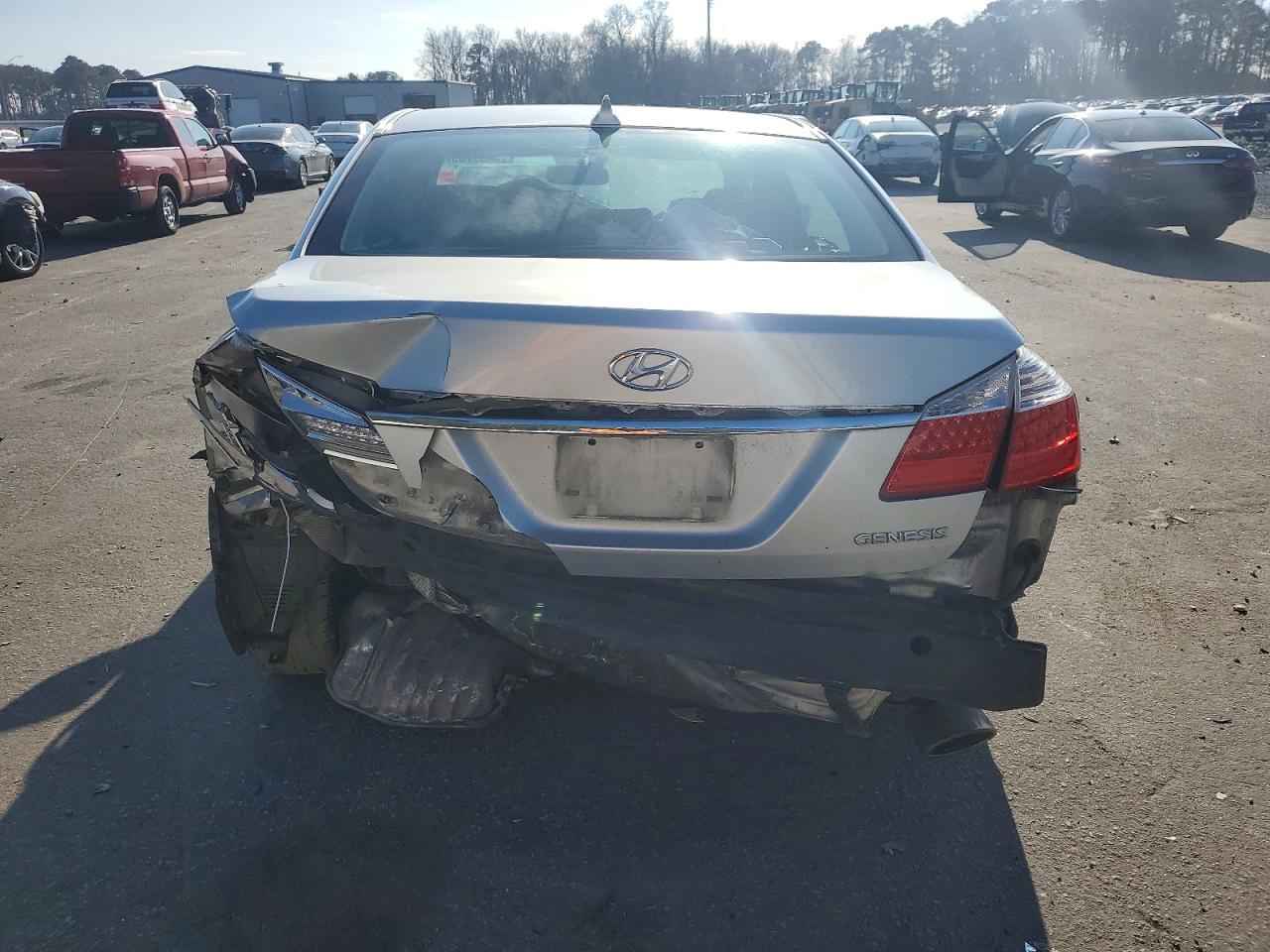 2011 HYUNDAI GENESIS 3.8L photo 6