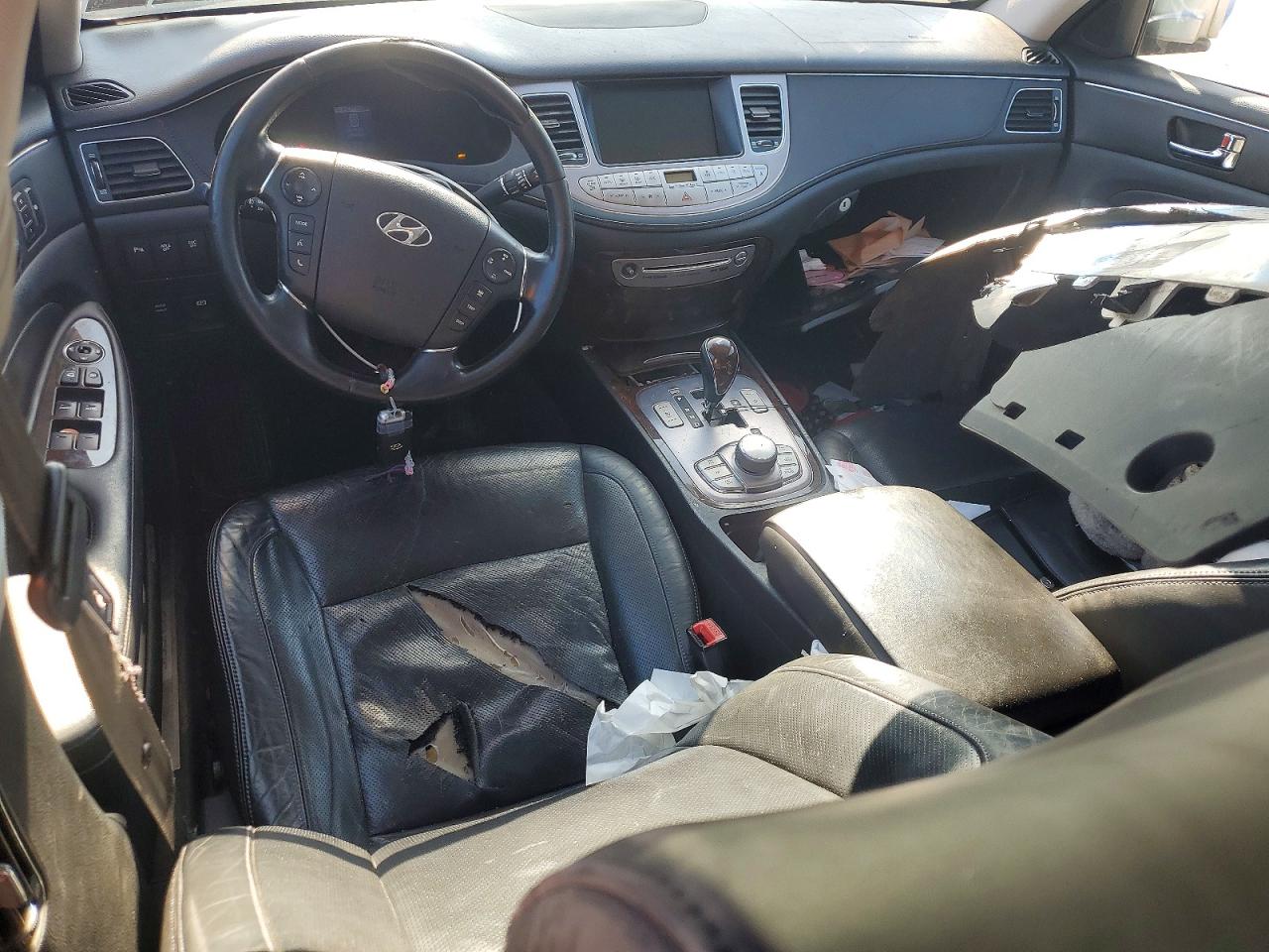2011 HYUNDAI GENESIS 3.8L photo 8