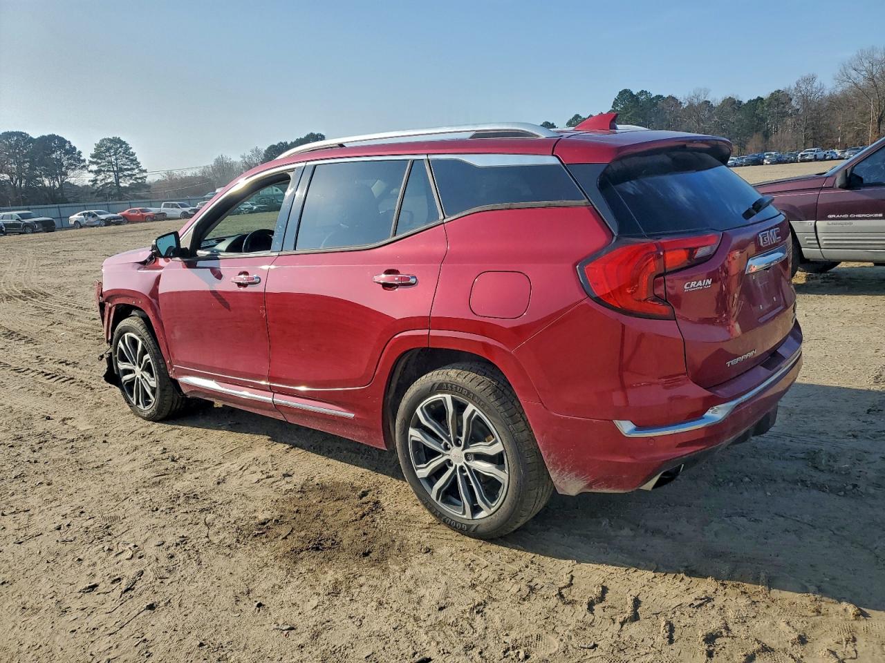 2019 GMC TERRAIN DENALI photo 2