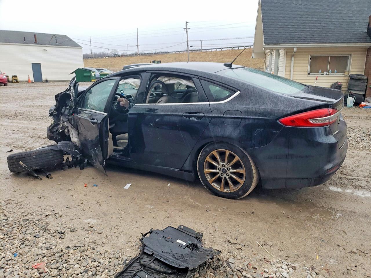 2017 FORD FUSION SE photo 2