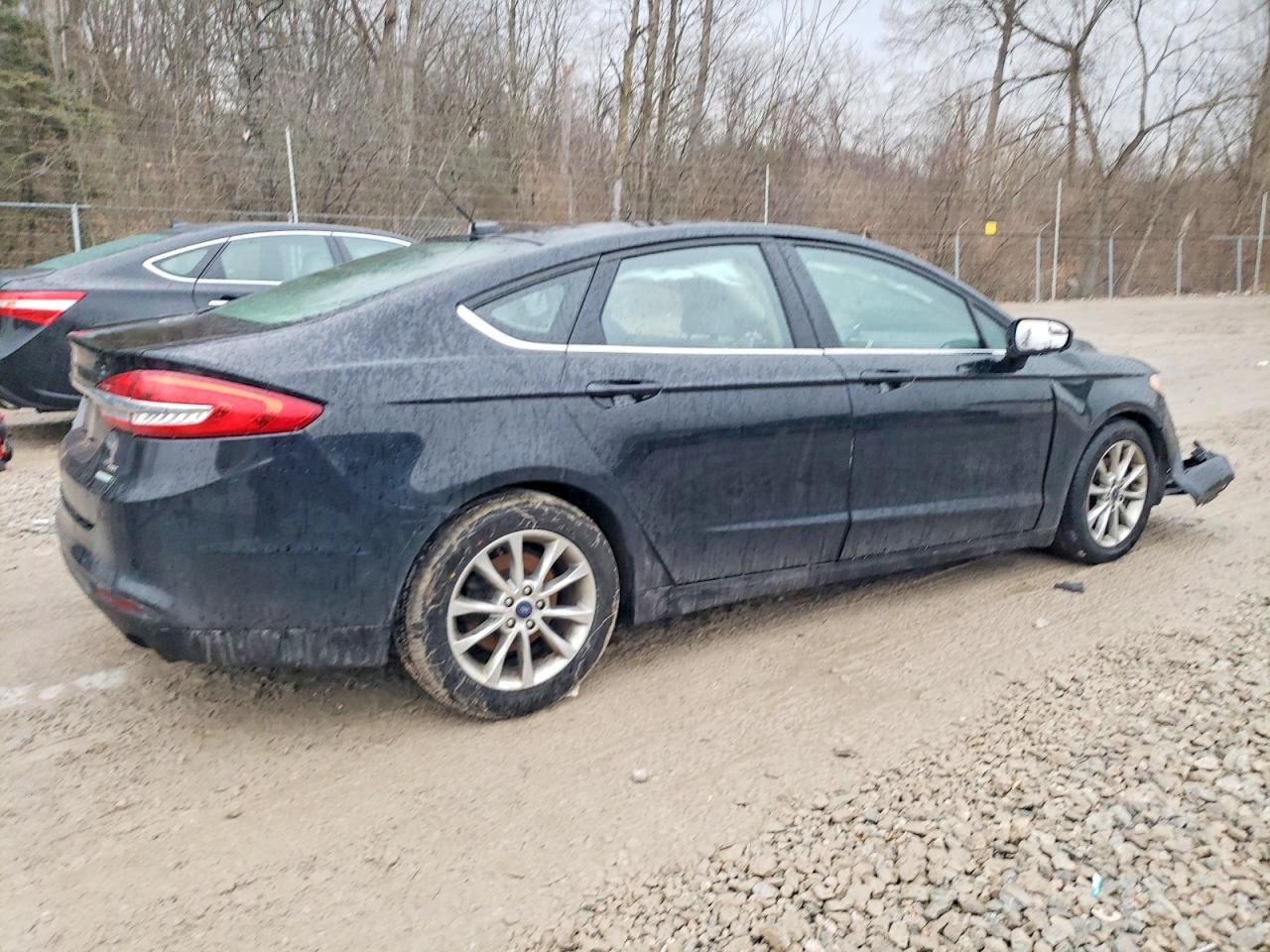 2017 FORD FUSION SE photo 3