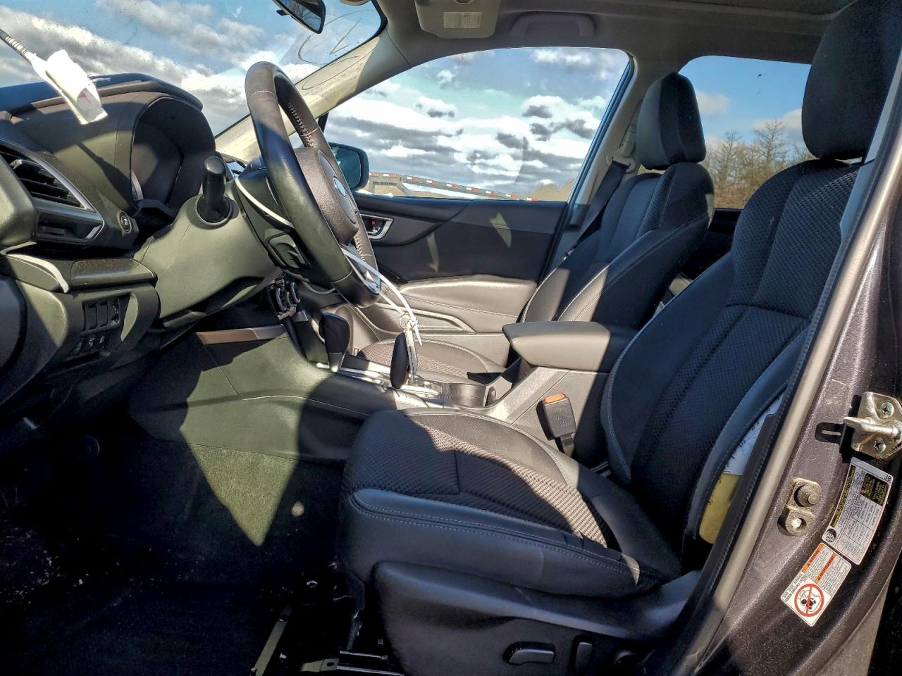 2019 SUBARU FORESTER PREMIUM photo 7