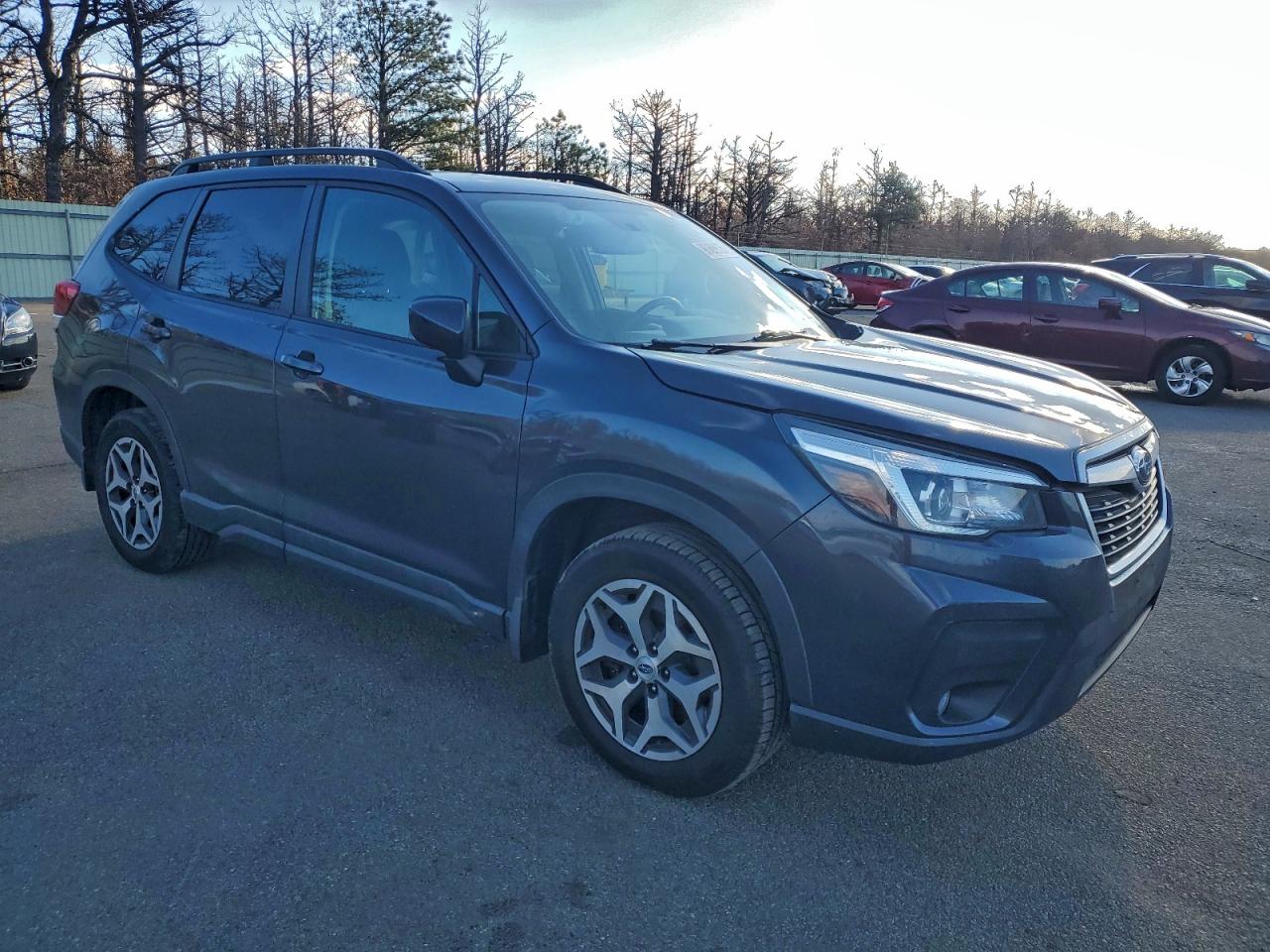 2019 SUBARU FORESTER PREMIUM photo 4