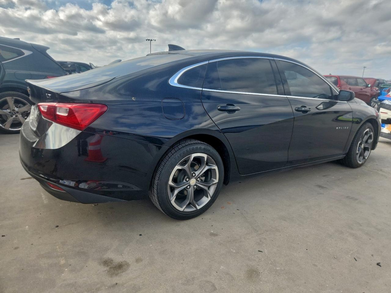 2023 CHEVROLET MALIBU LT photo 3