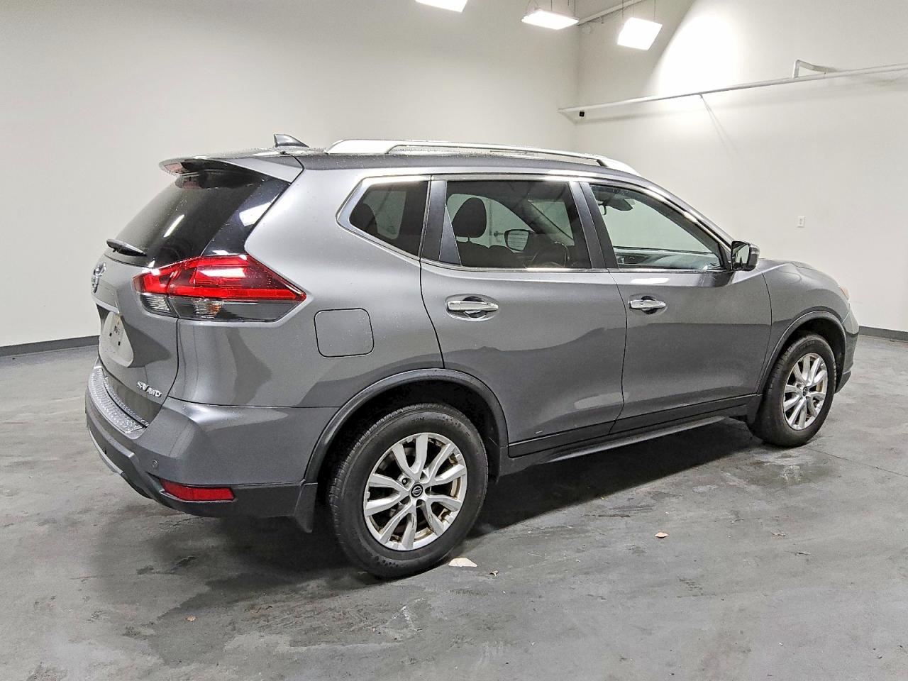 2020 NISSAN ROGUE S photo 3