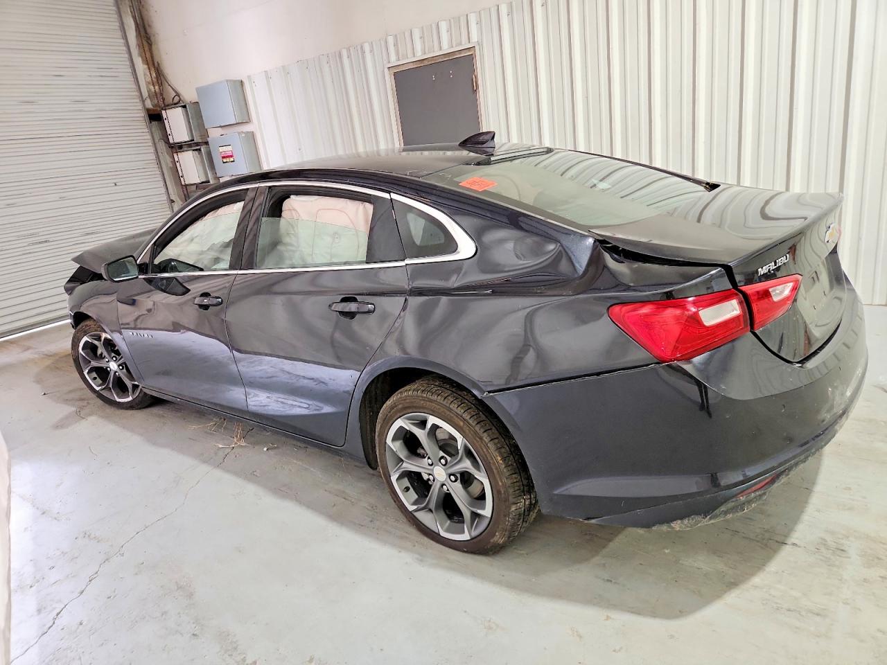 2023 CHEVROLET MALIBU LT photo 3