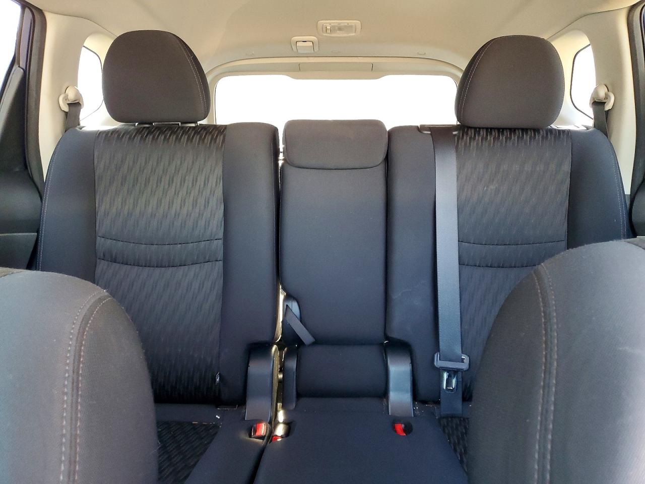 2019 NISSAN ROGUE SV photo 19