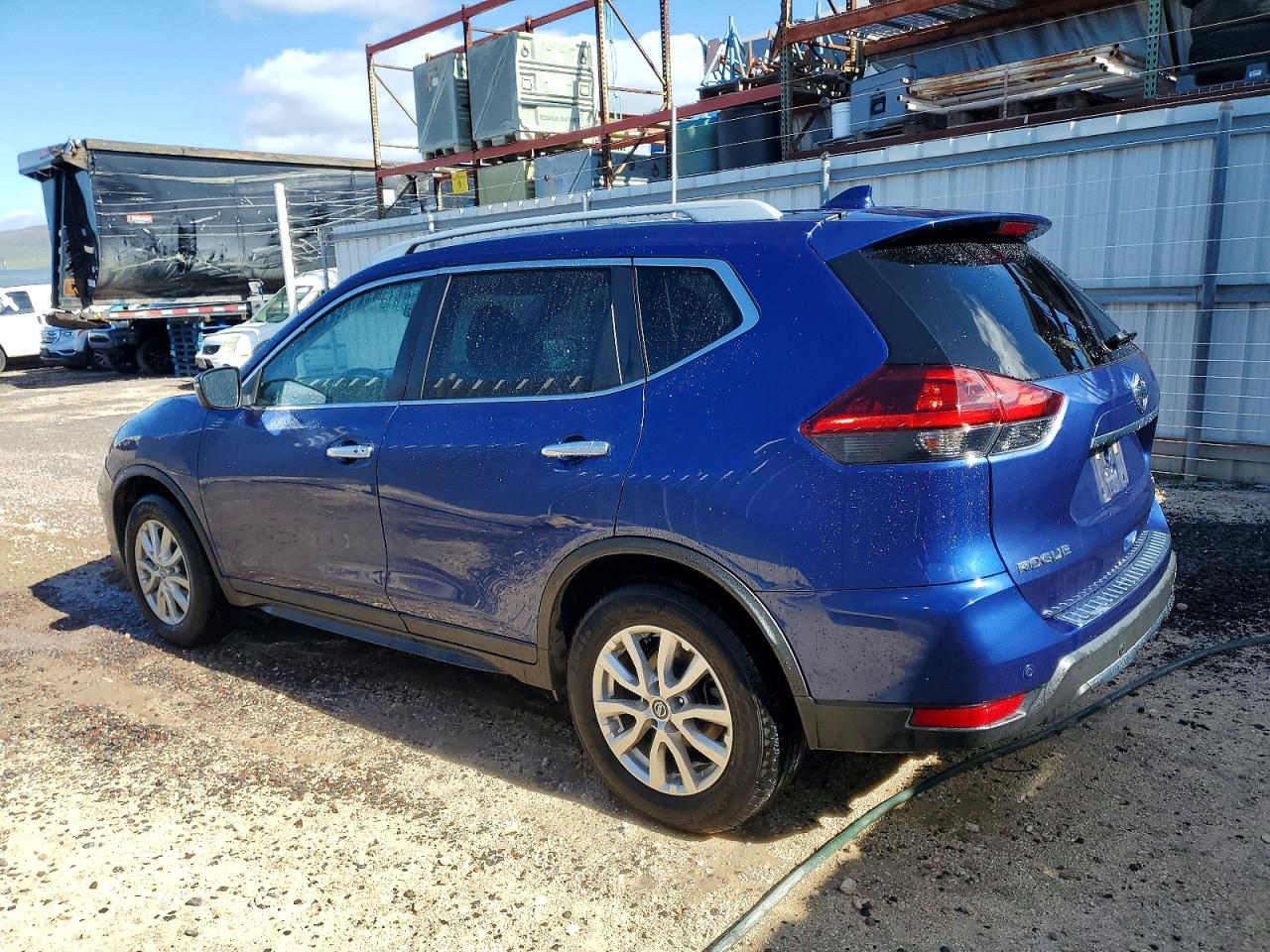 2019 NISSAN ROGUE SV photo 3