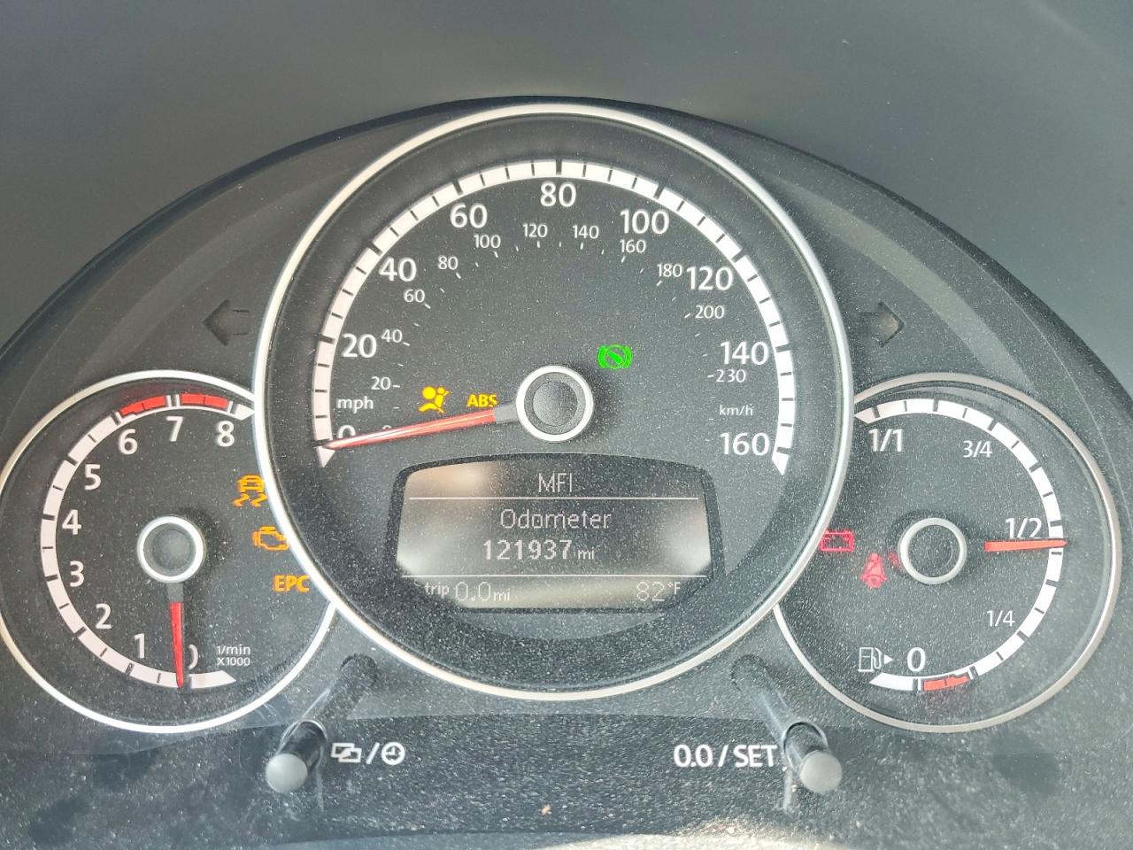 2015 VOLKSWAGEN BEETLE 1.8T photo 9