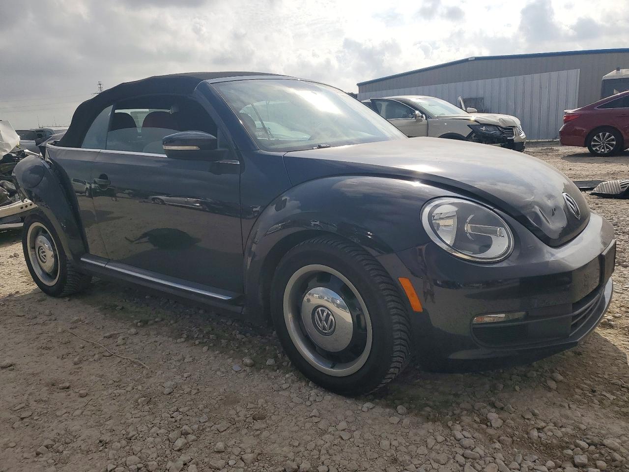 2015 VOLKSWAGEN BEETLE 1.8T photo 4