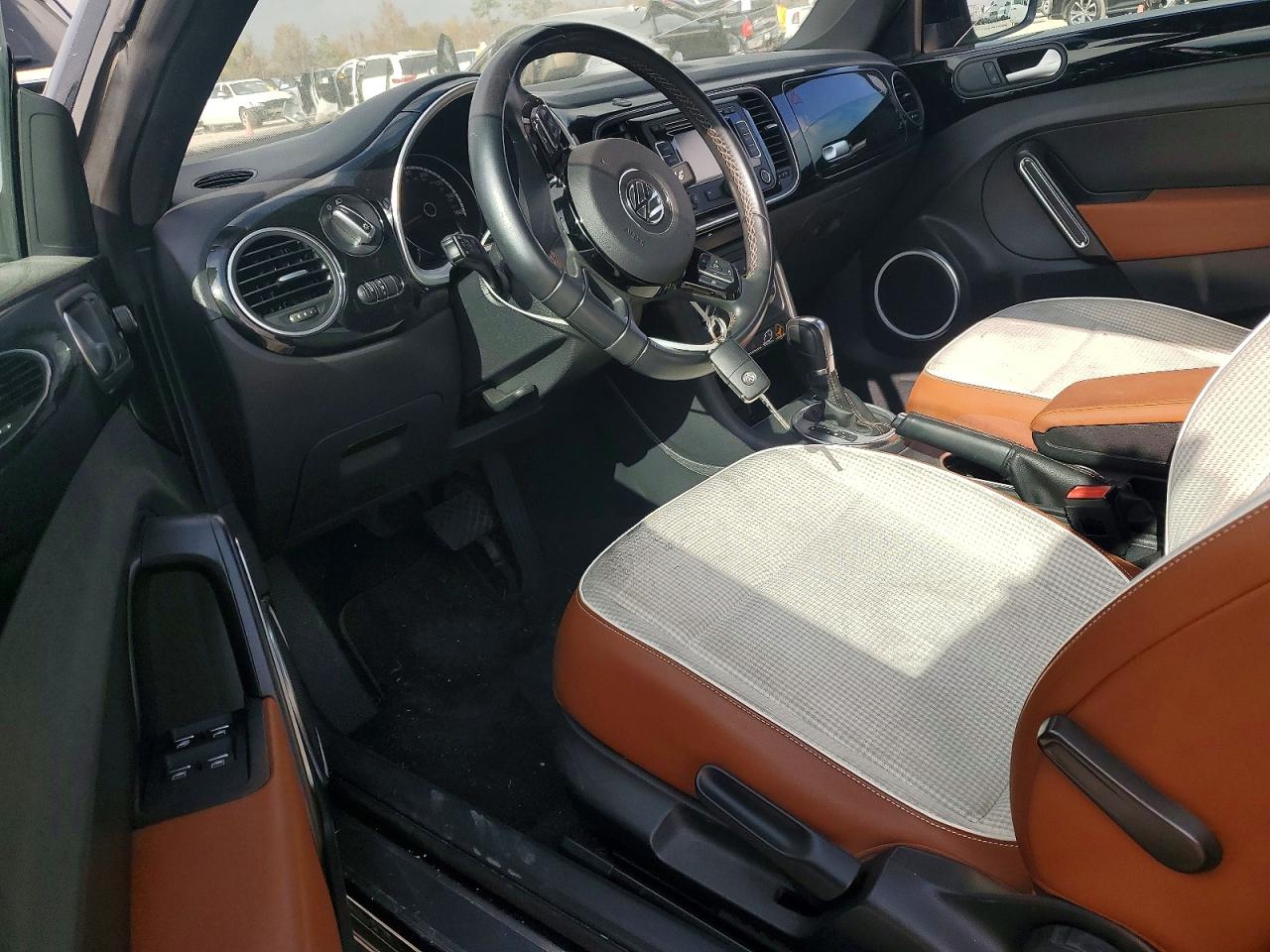2015 VOLKSWAGEN BEETLE 1.8T photo 8