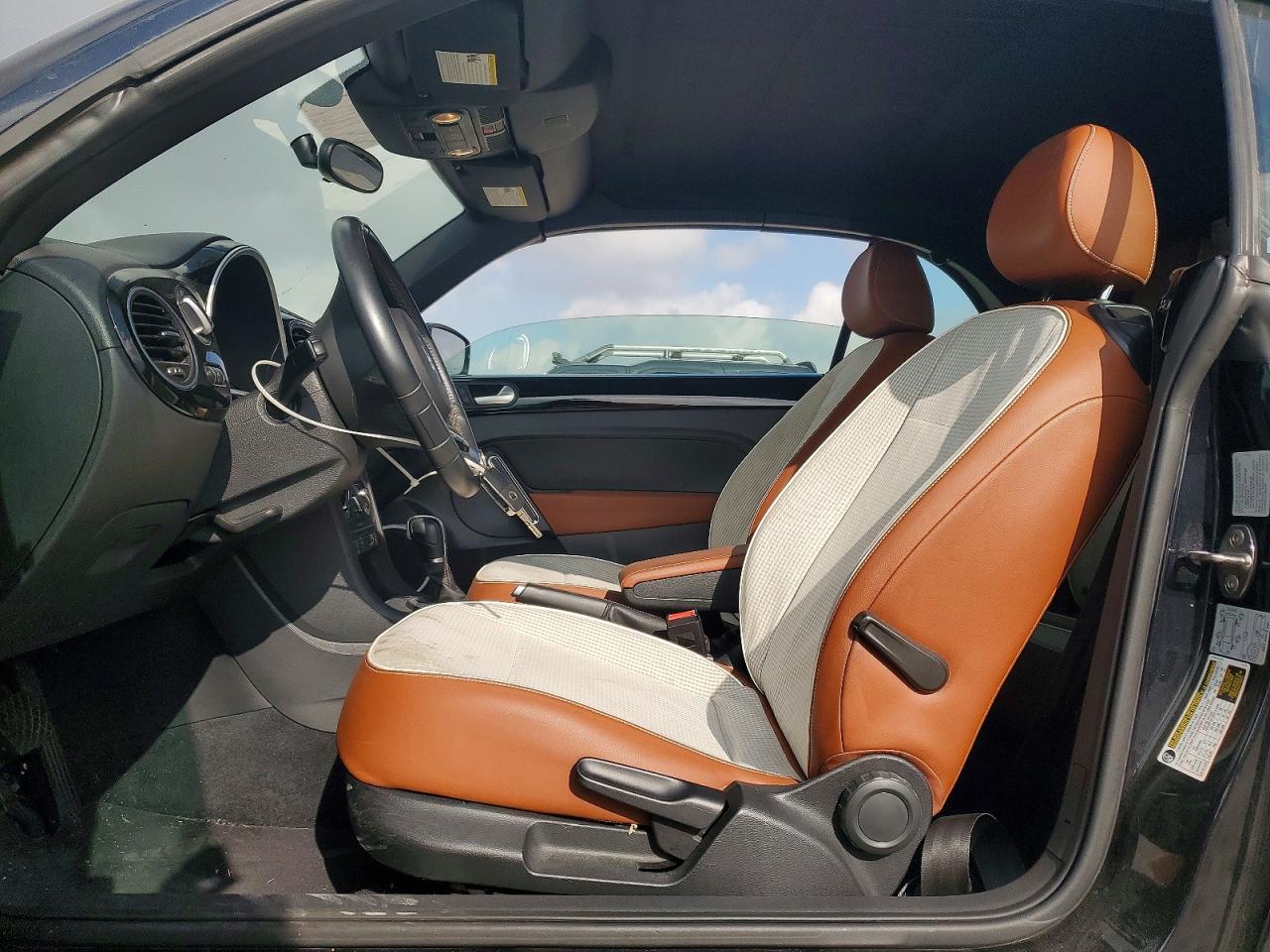 2015 VOLKSWAGEN BEETLE 1.8T photo 7