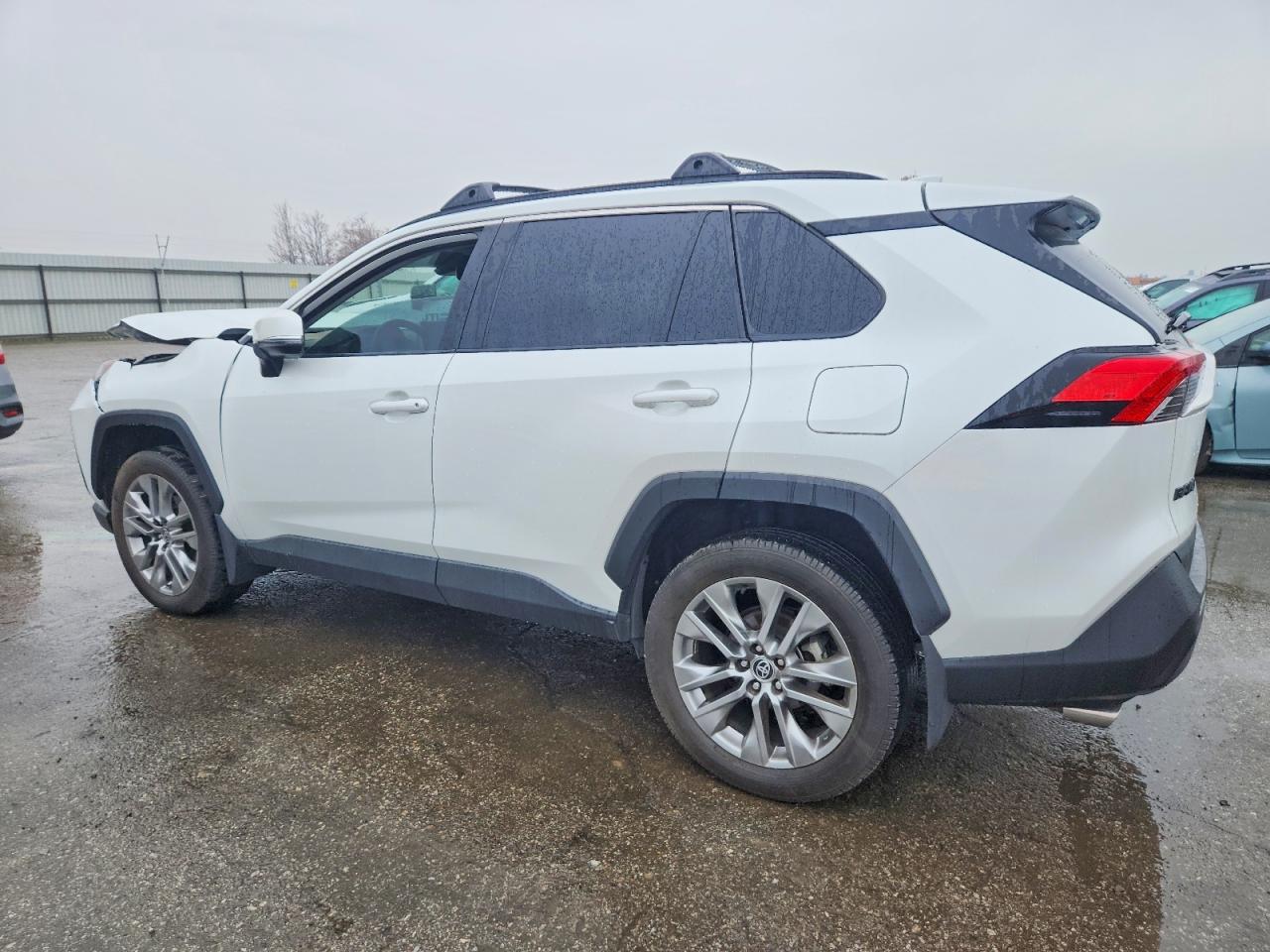 2024 TOYOTA RAV4 XLE PREMIUM photo 2
