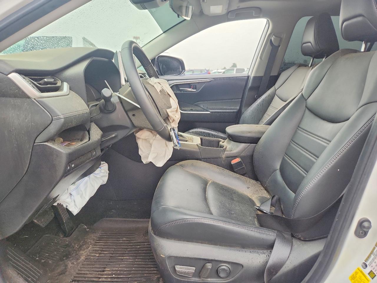 2024 TOYOTA RAV4 XLE PREMIUM photo 7