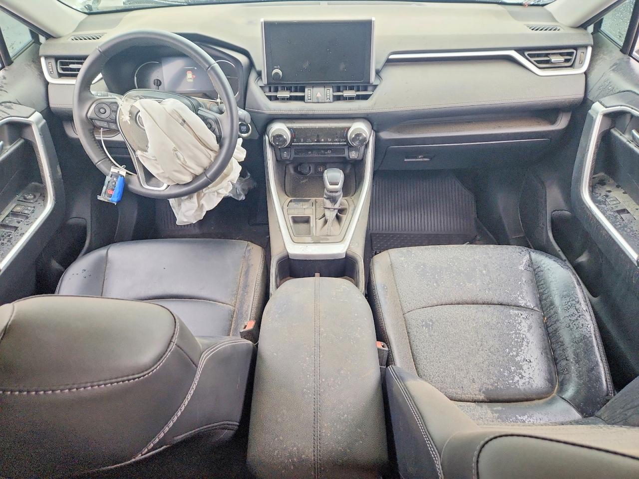 2024 TOYOTA RAV4 XLE PREMIUM photo 8