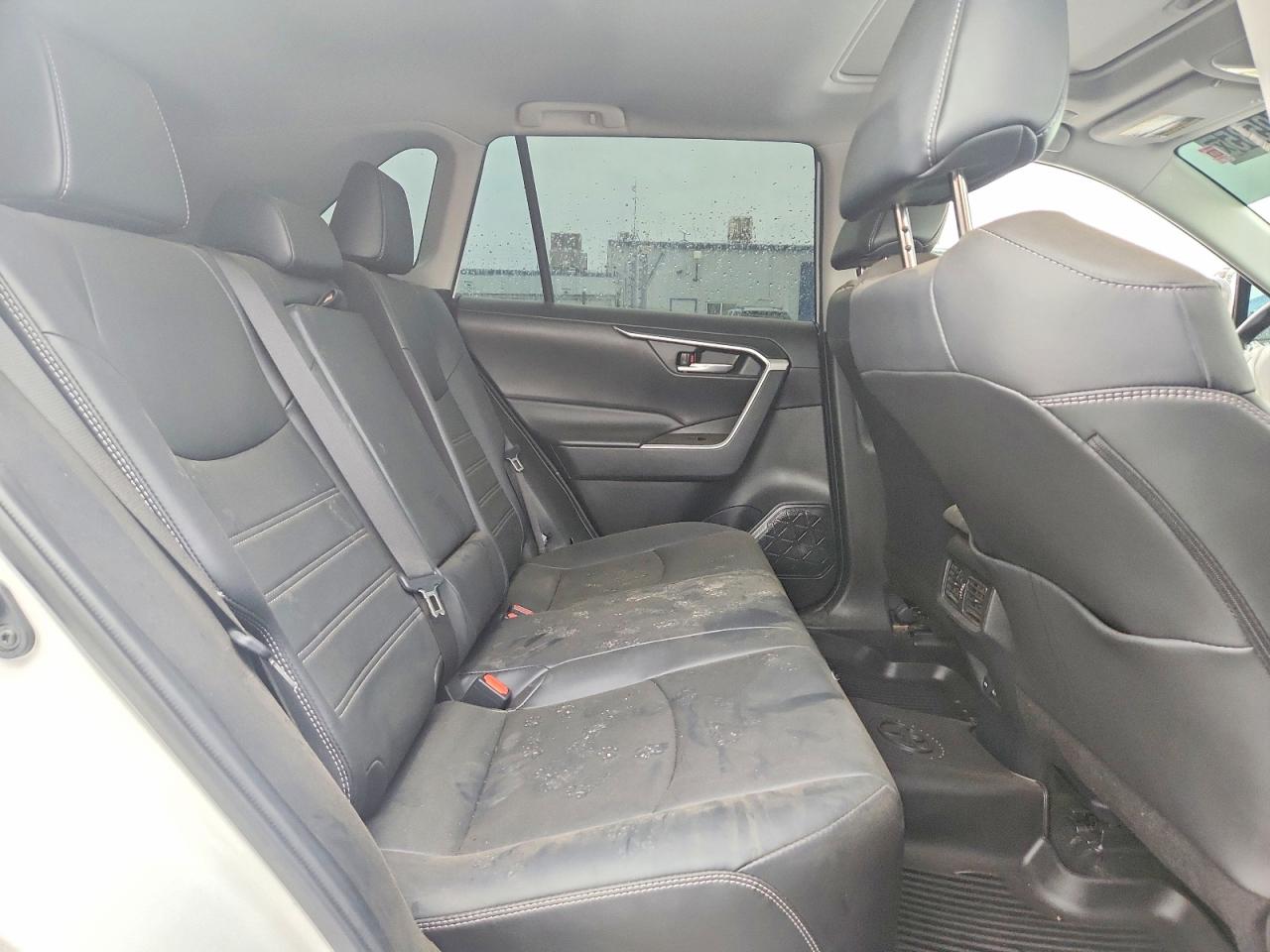 2024 TOYOTA RAV4 XLE PREMIUM photo 10