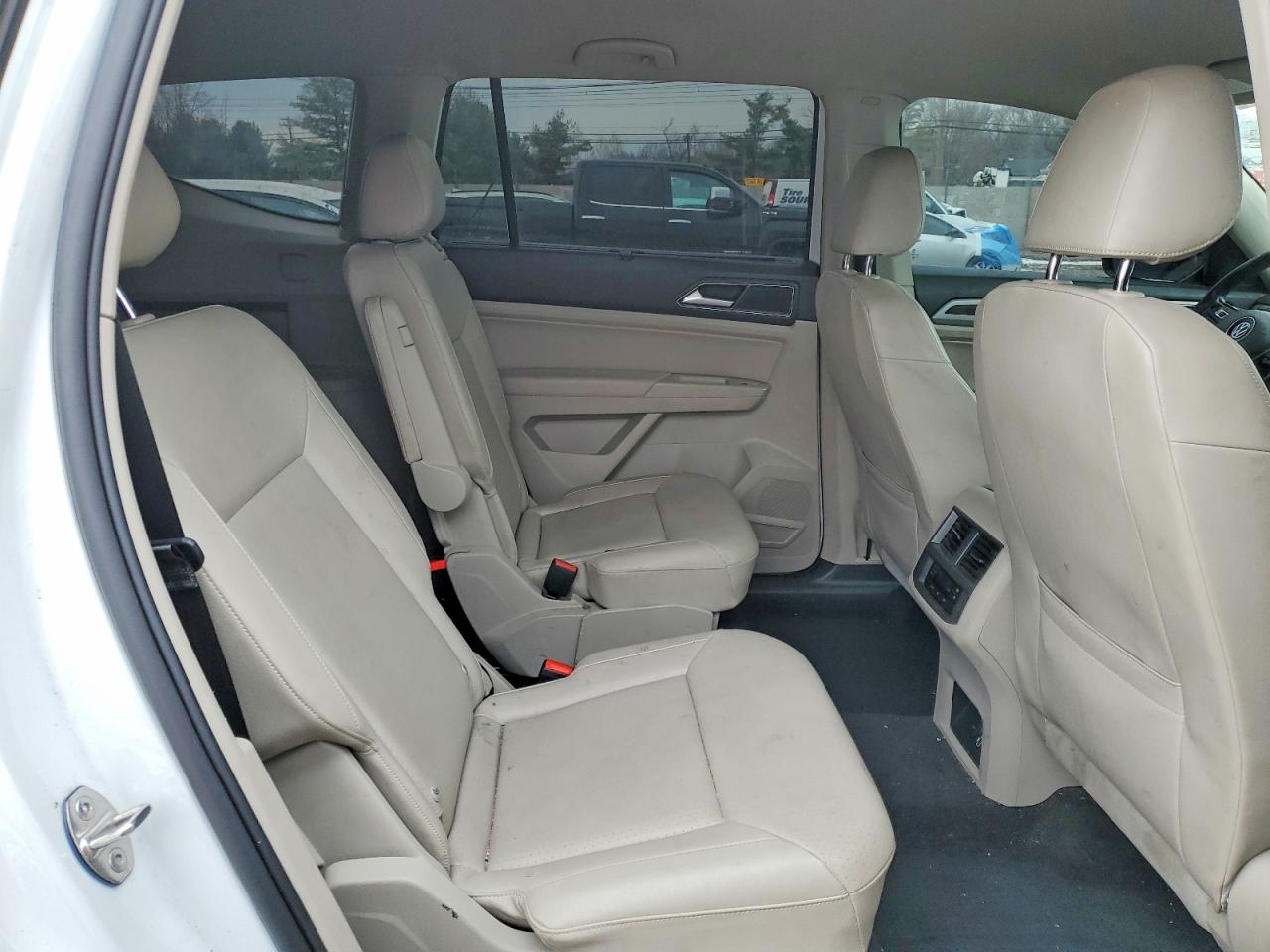 2018 VOLKSWAGEN ATLAS SE photo 11