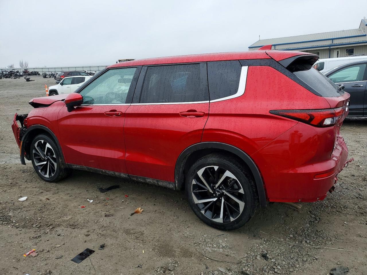 2024 MITSUBISHI OUTLANDER SE photo 2