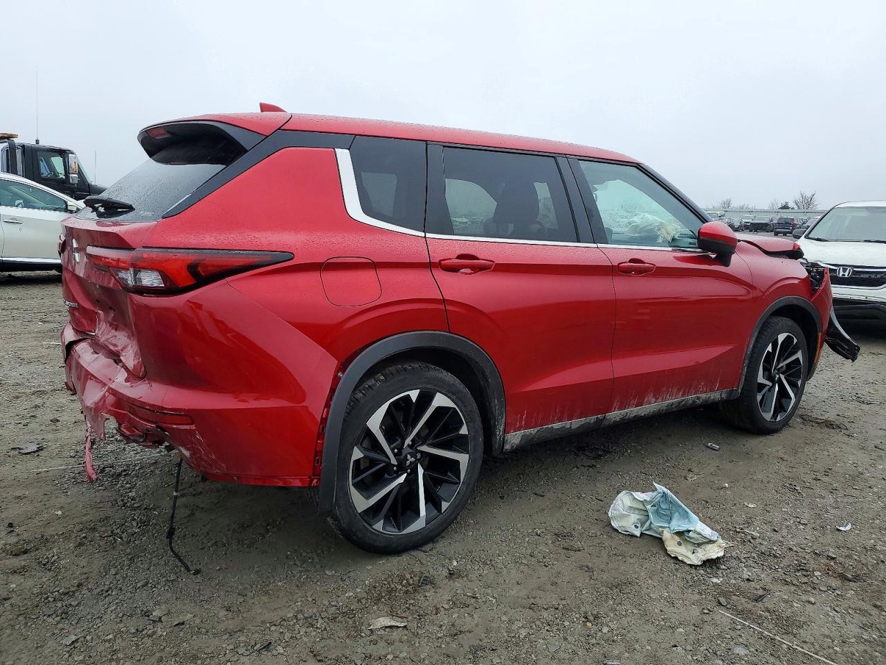 2024 MITSUBISHI OUTLANDER SE photo 3