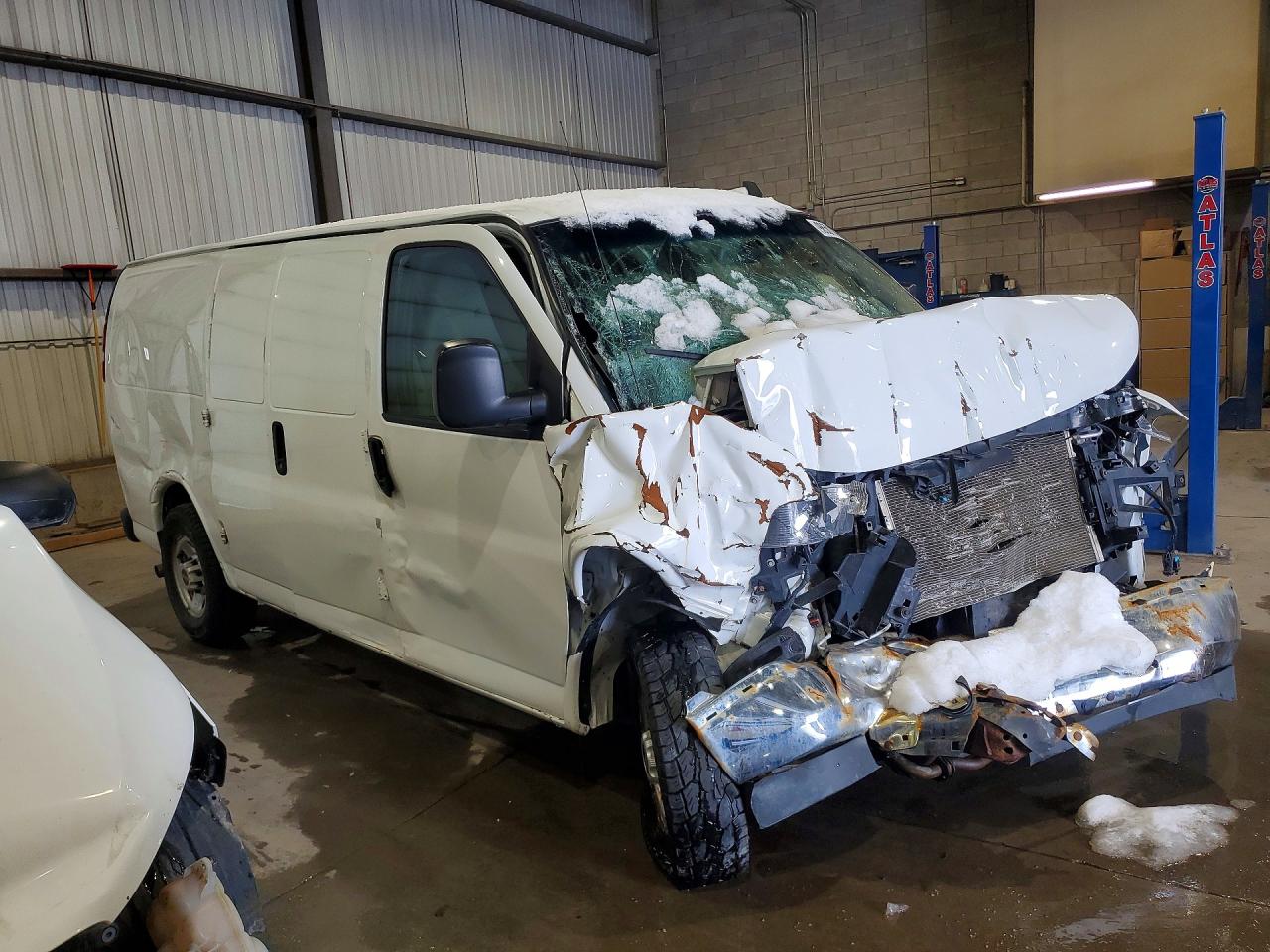 2019 GMC SAVANA G2500 photo 4