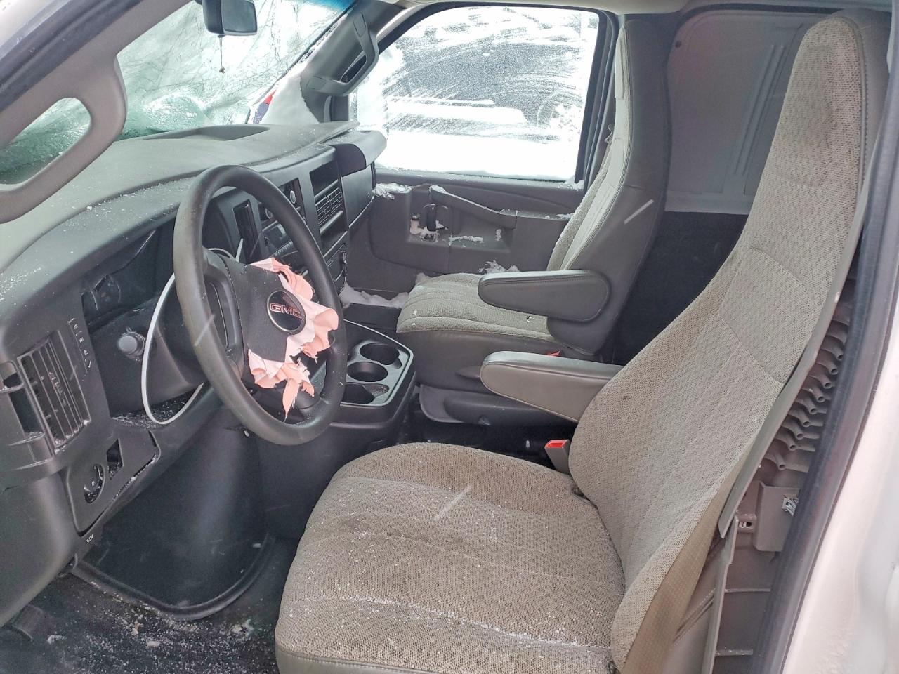 2019 GMC SAVANA G2500 photo 7