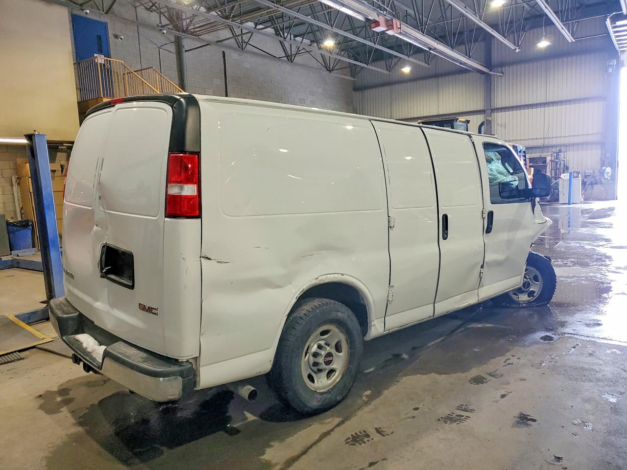 2019 GMC SAVANA G2500 photo 3