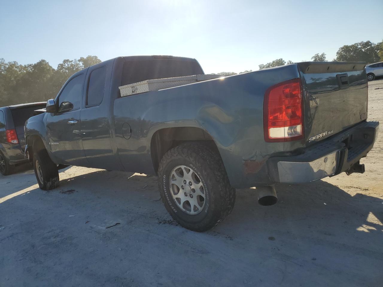 2007 GMC NEW SIERRA C1500 photo 2