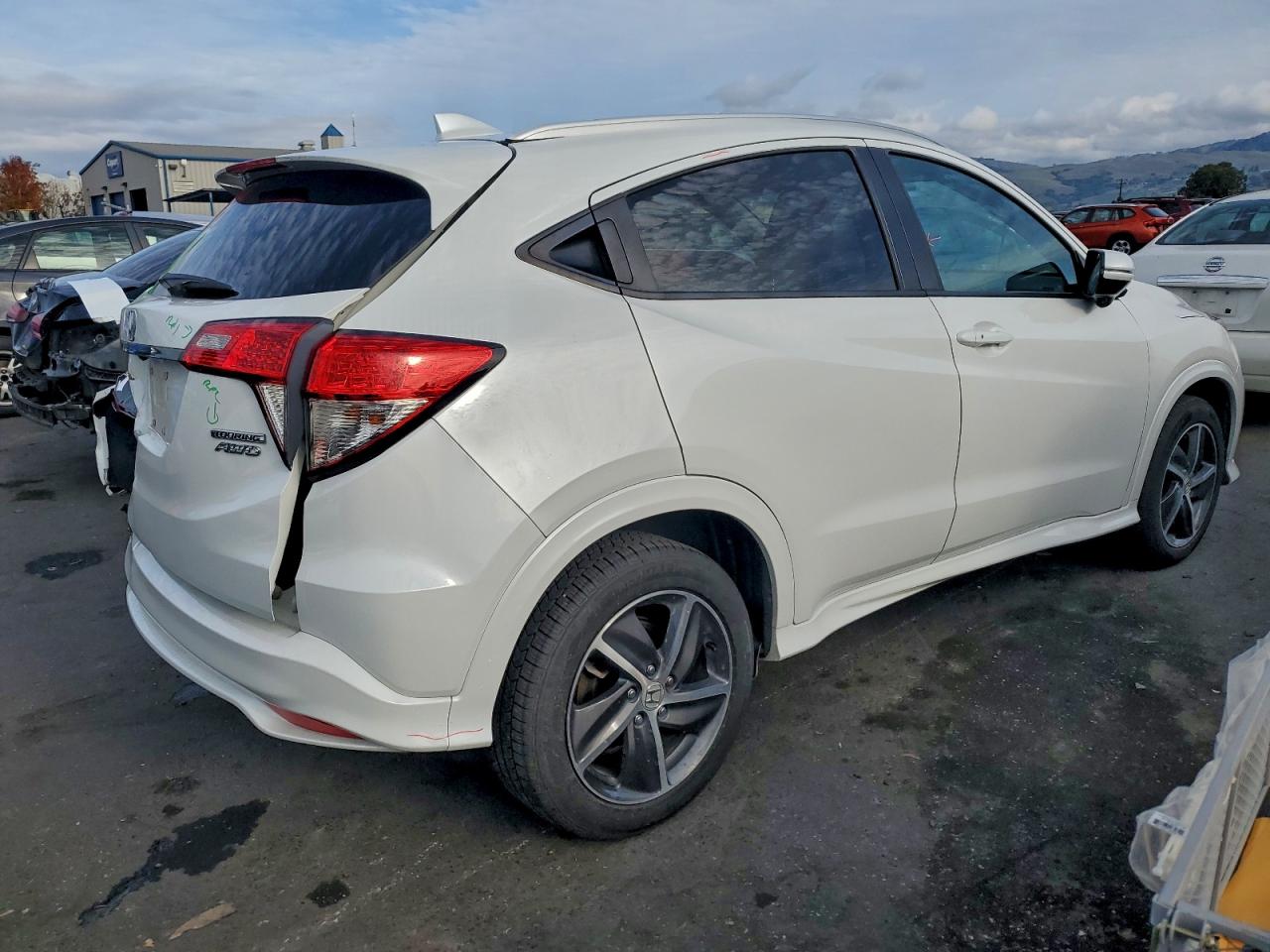 2019 HONDA HR-V TOURING photo 3