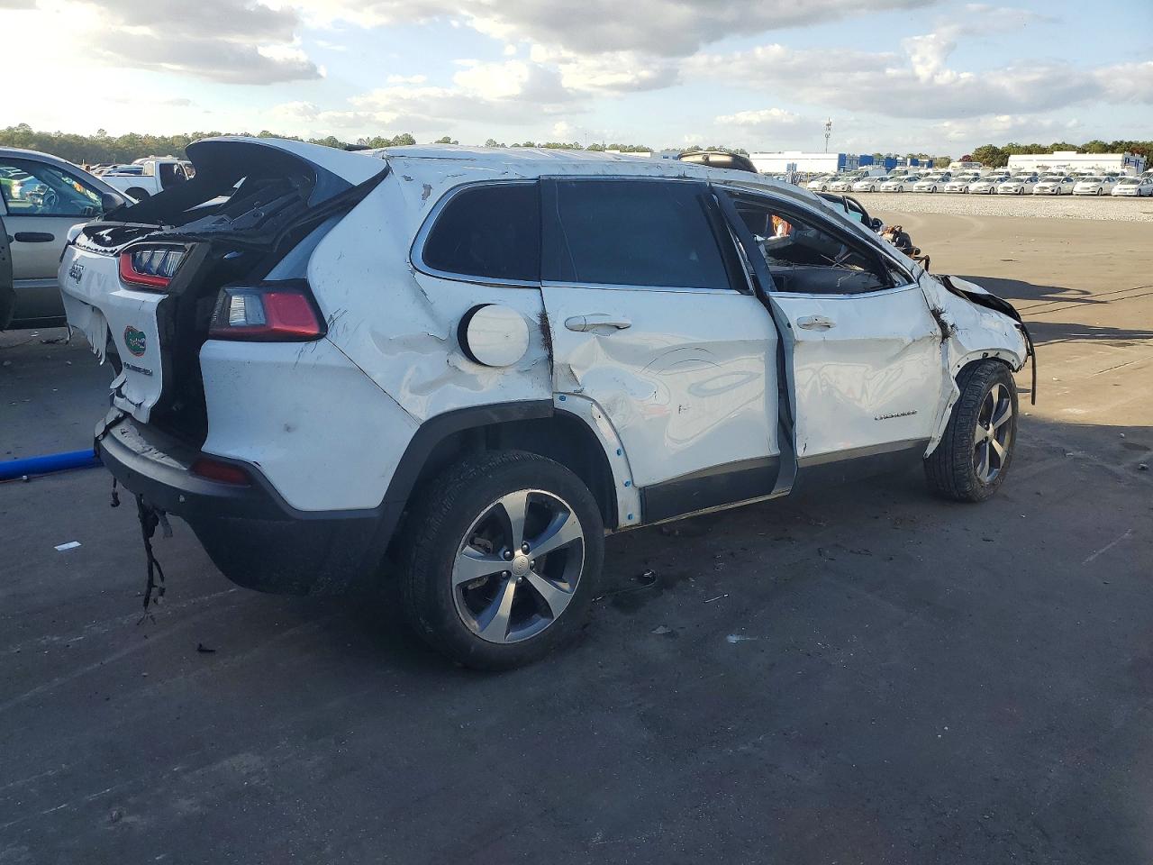 2019 JEEP CHEROKEE LIMITED photo 3