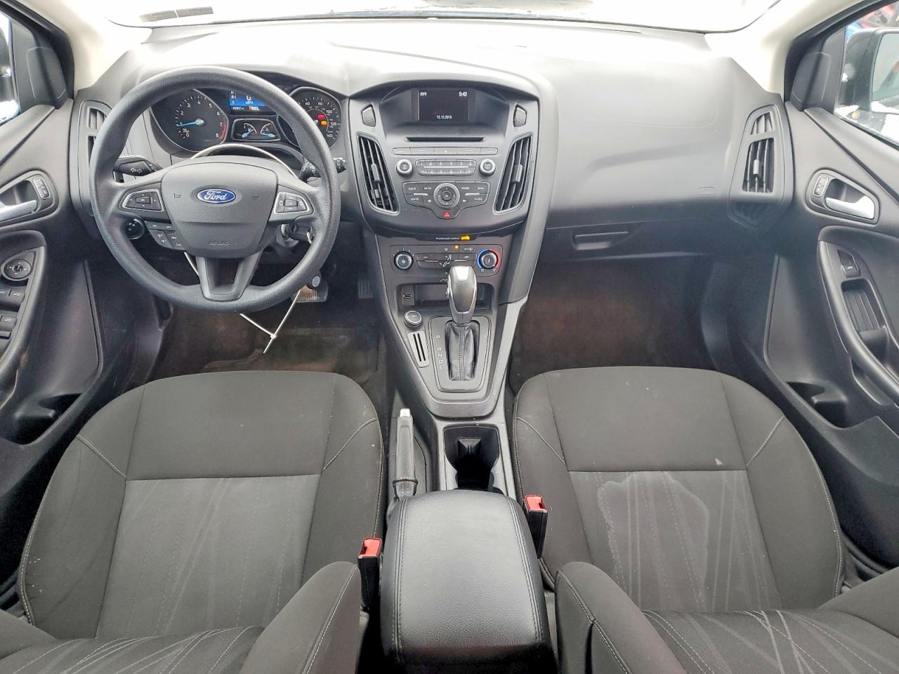 2015 FORD FOCUS SE photo 8