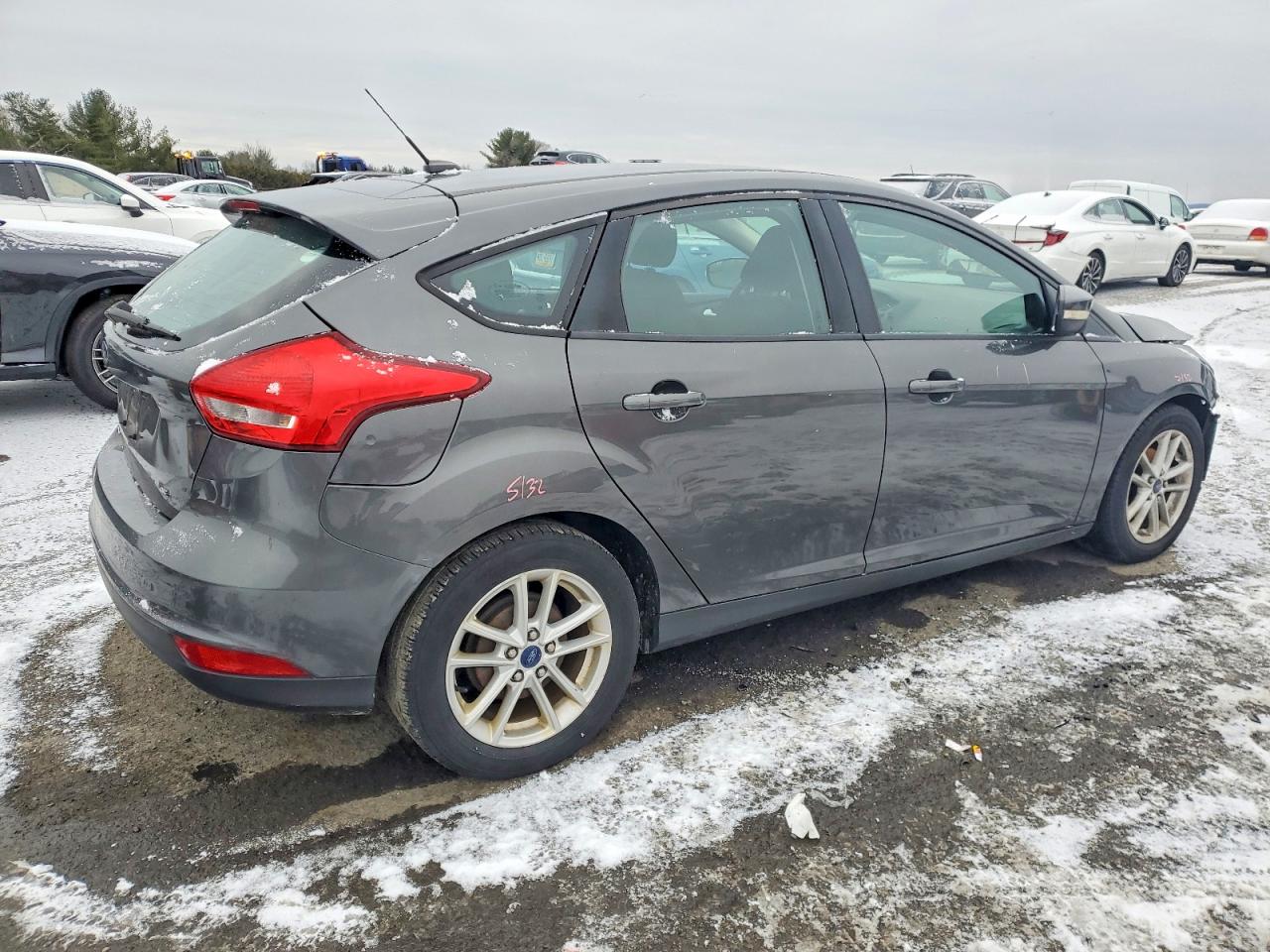 2015 FORD FOCUS SE photo 3