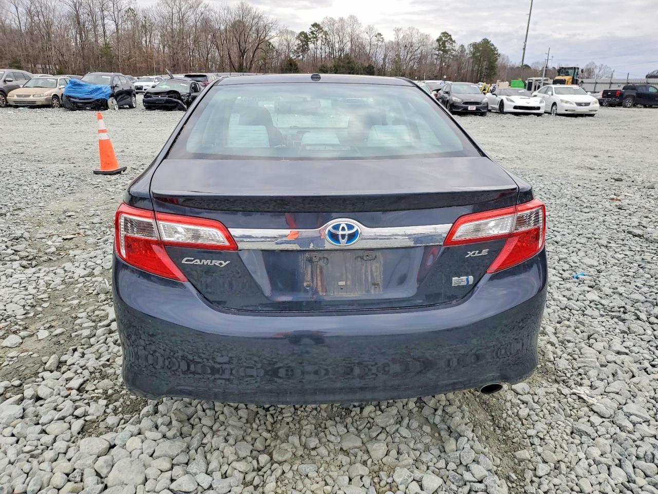 2014 TOYOTA CAMRY HYBRID photo 16
