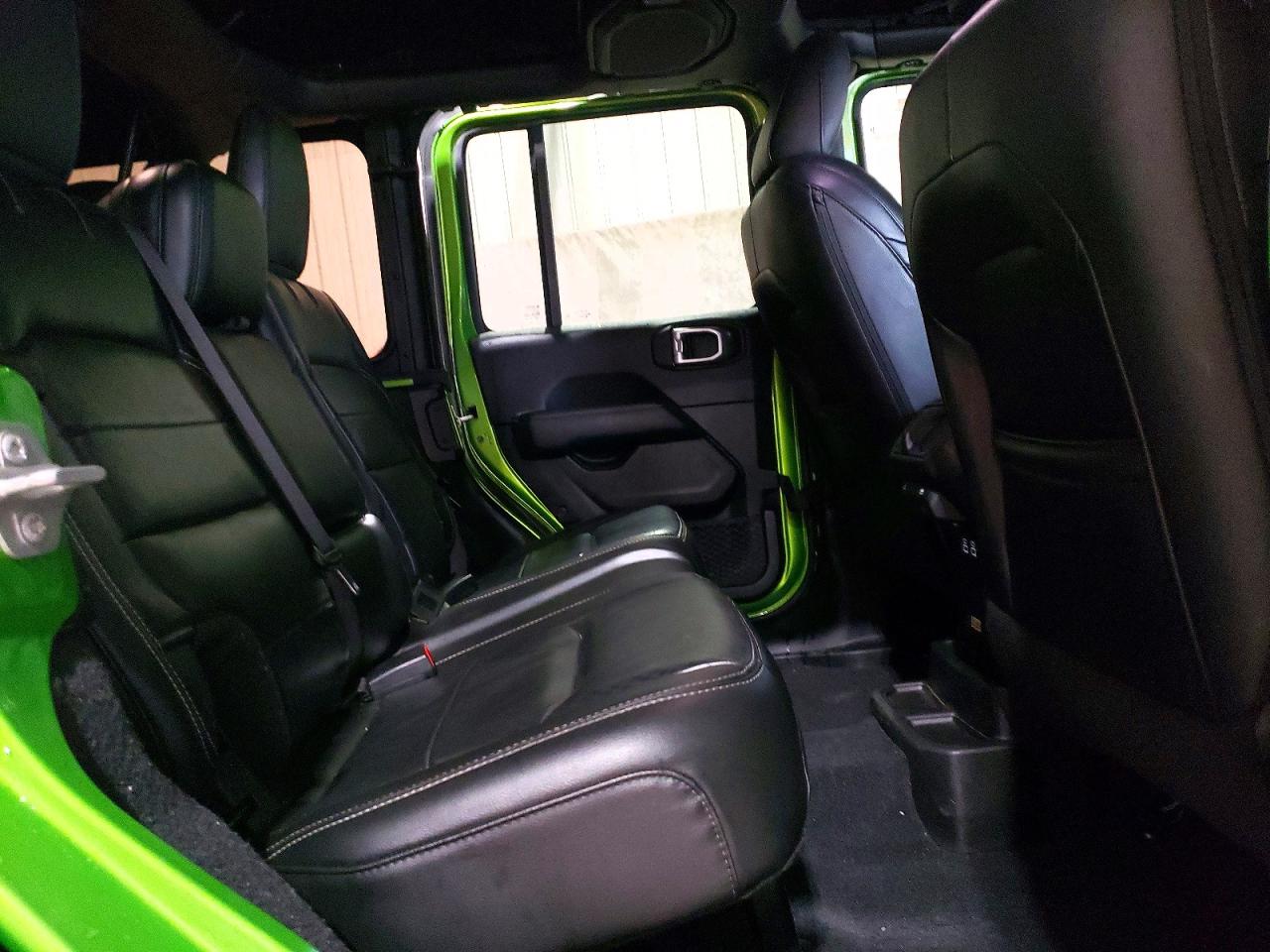 2018 JEEP WRANGLER UNLIMITED SAHARA photo 11