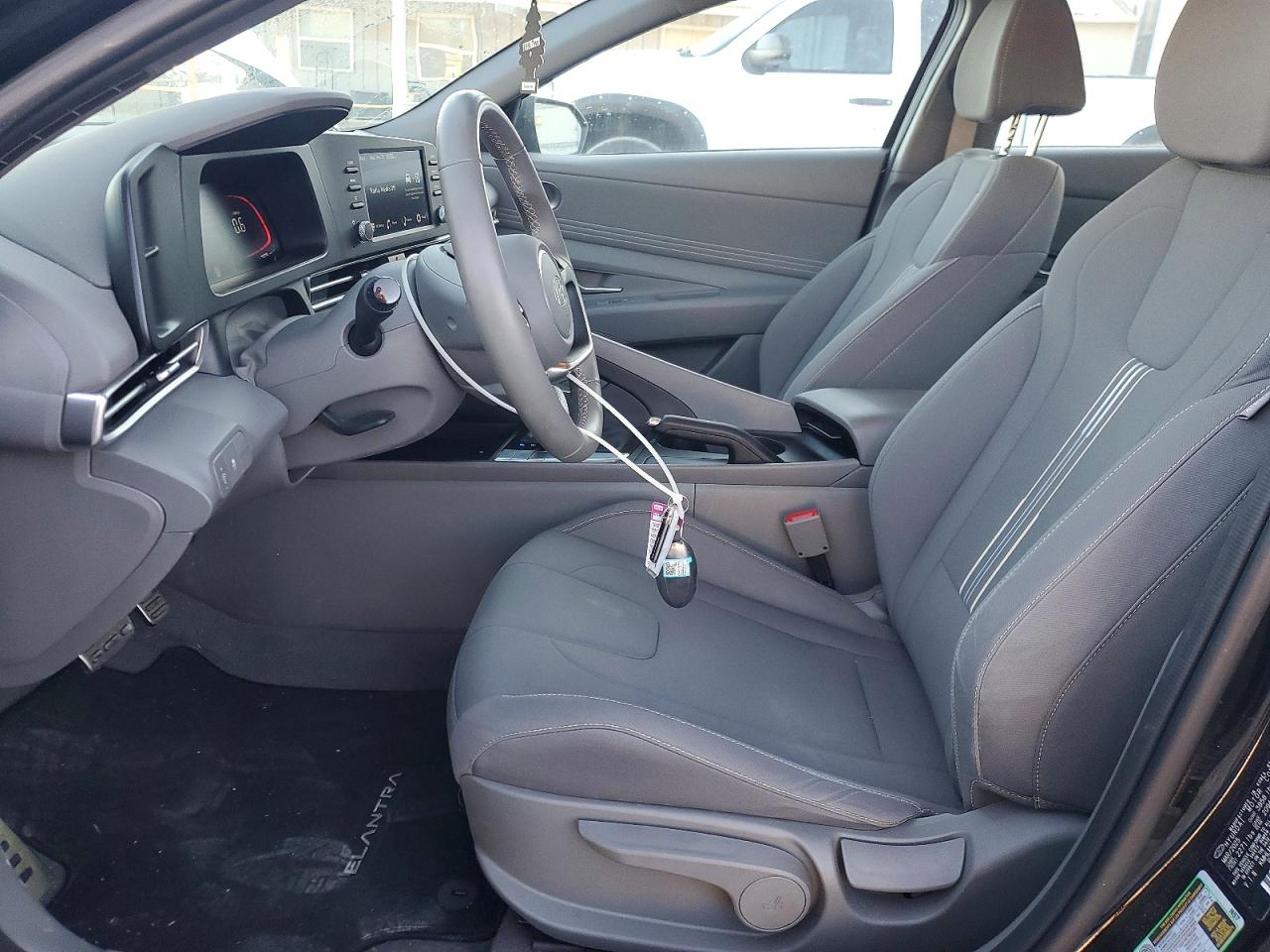 2025 HYUNDAI ELANTRA SEL SPORT photo 7