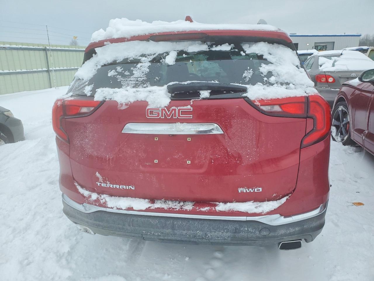 2018 GMC TERRAIN SLT photo 11