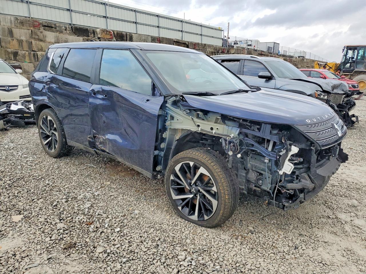 2024 MITSUBISHI OUTLANDER SE photo 4