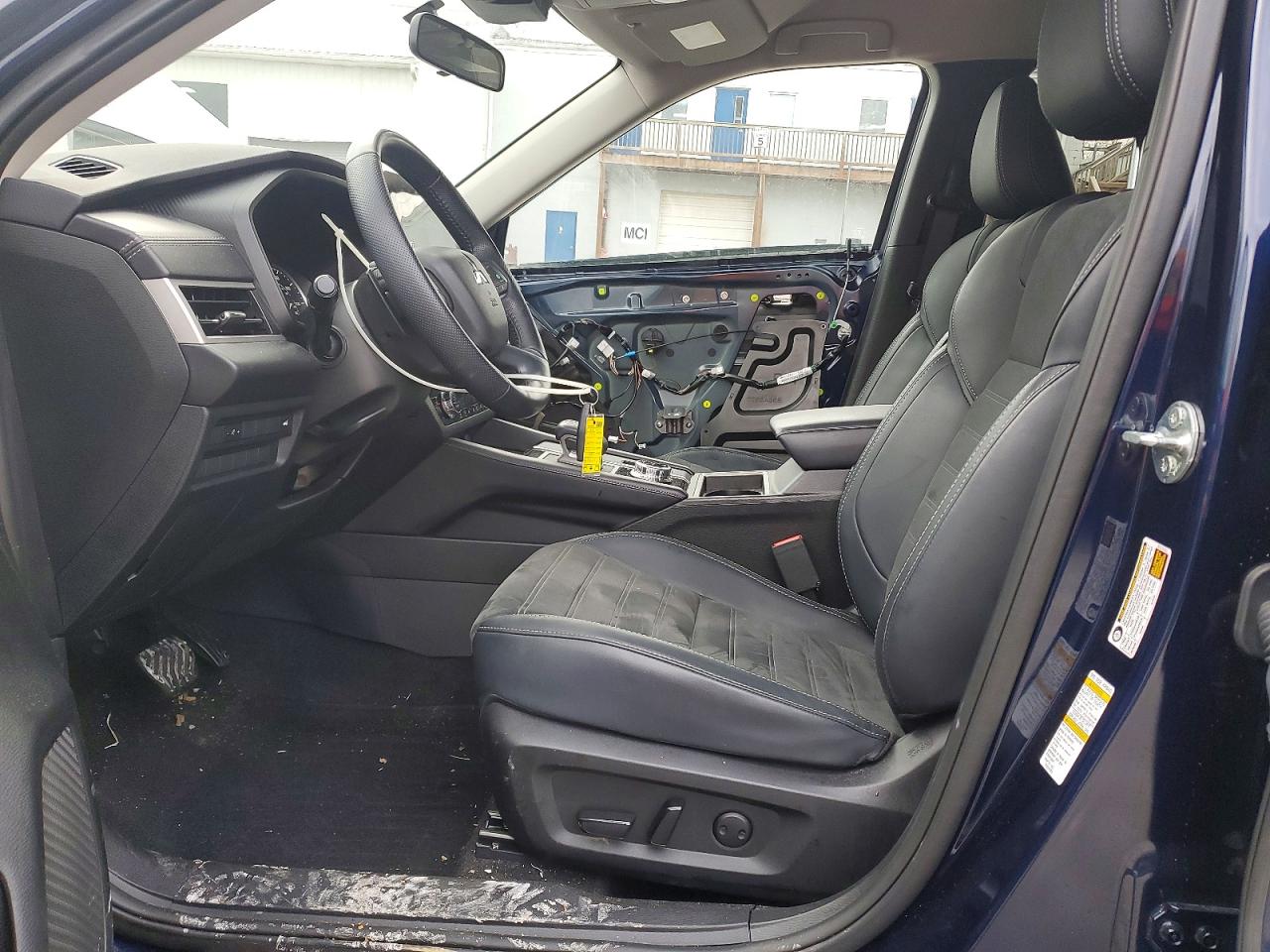 2024 MITSUBISHI OUTLANDER SE photo 7