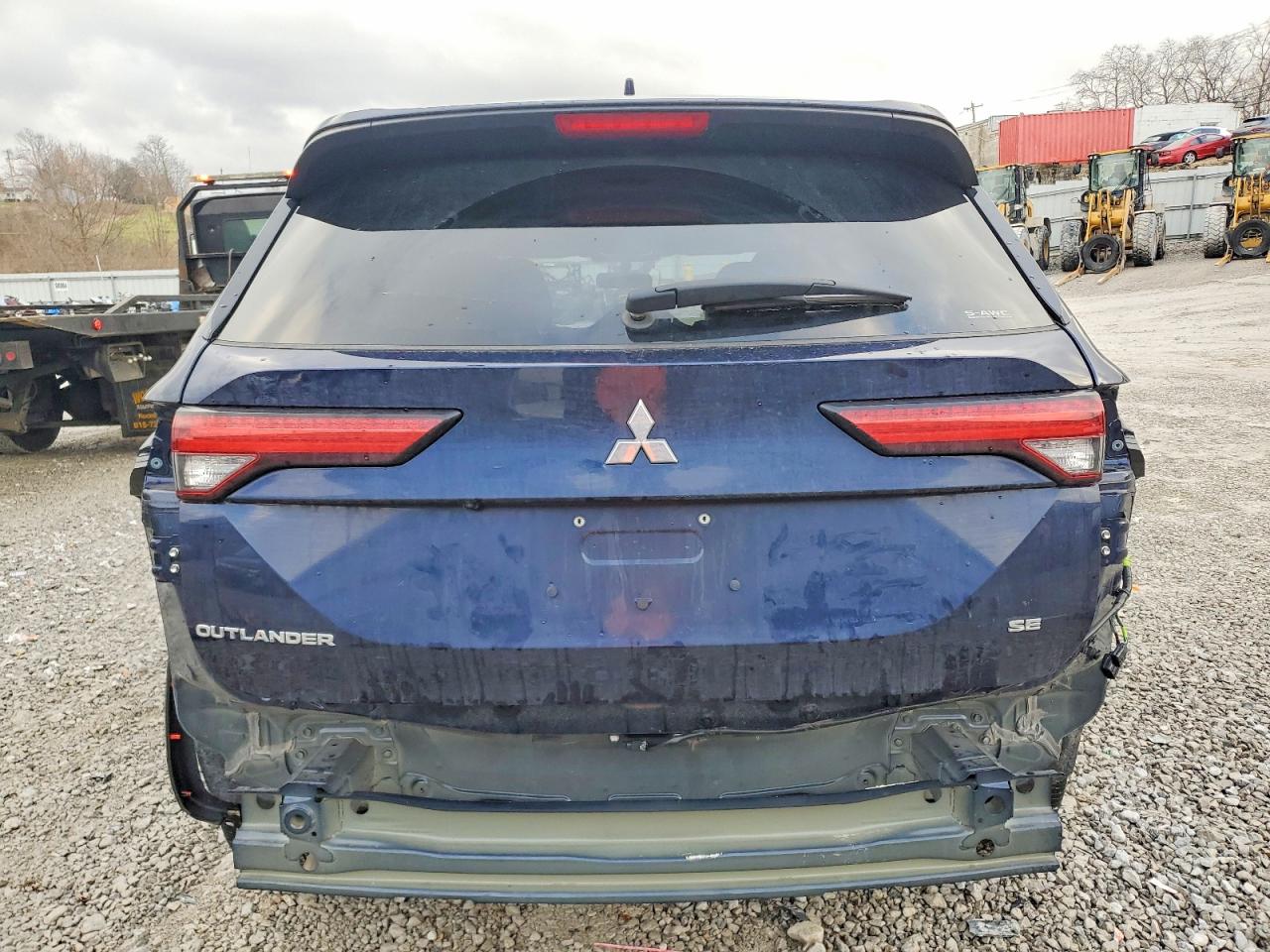 2024 MITSUBISHI OUTLANDER SE photo 6